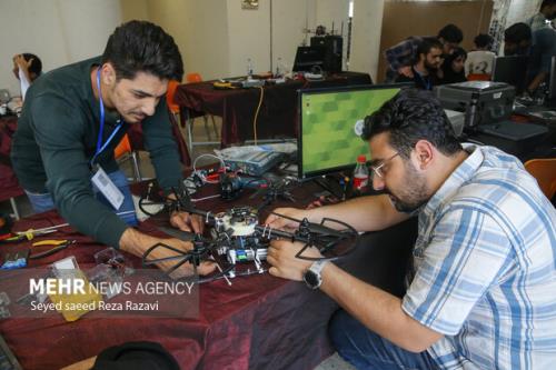 محققان ایرانی حوزه رباتیک به درآمد زایی و اشتغالزایی رسیده اند
